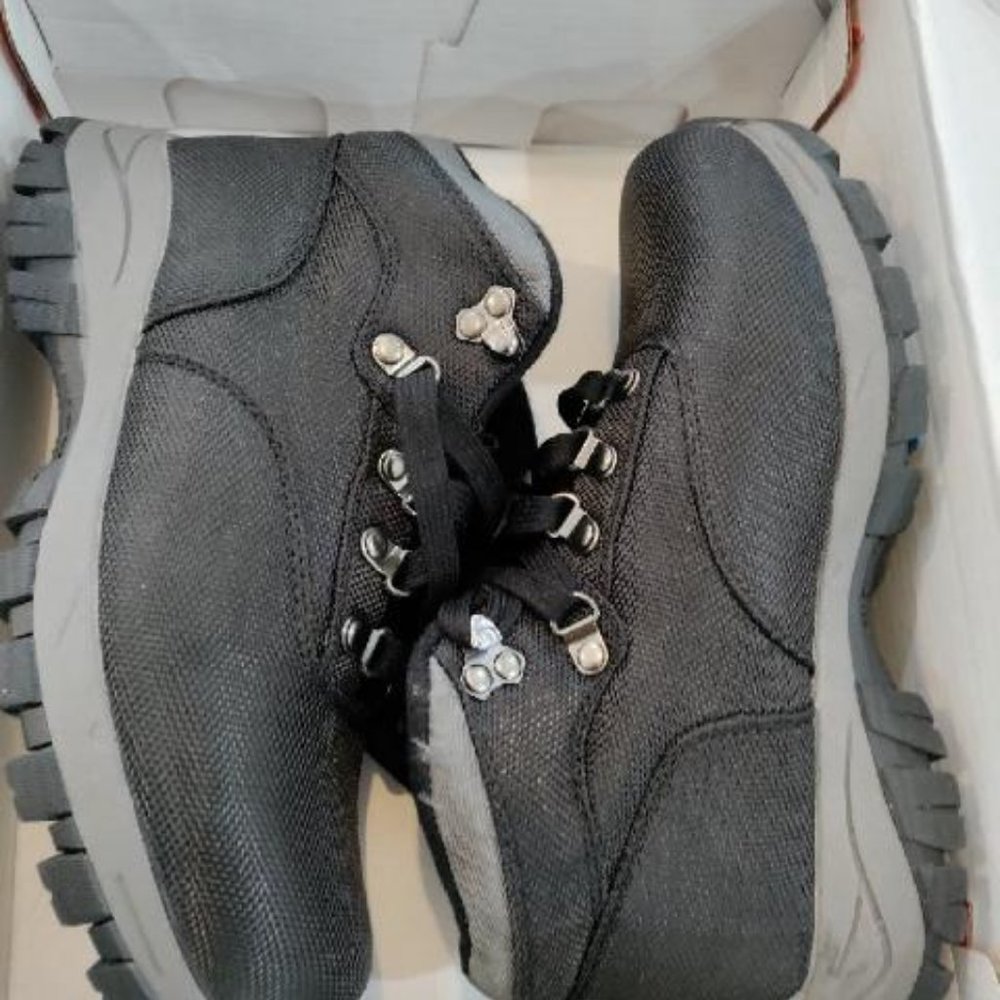 Deer Stags Walker Thinsulate Waterproof Comfort Hiker (Boys Size 4M)-NWOT (W/box
